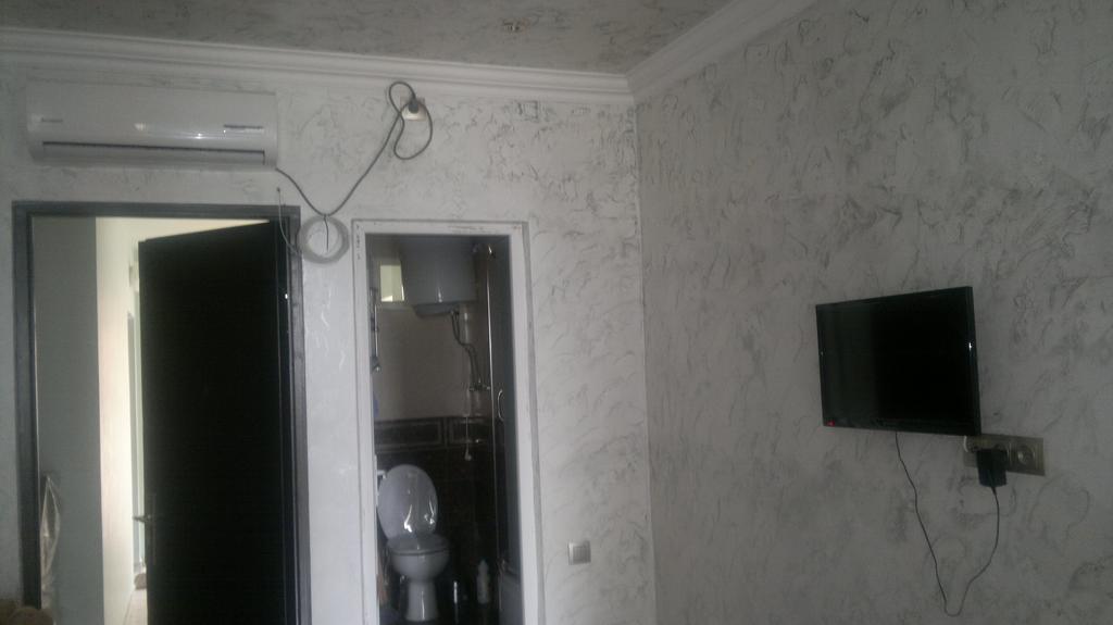 Nini'S Apartments Batumi Bagian luar foto